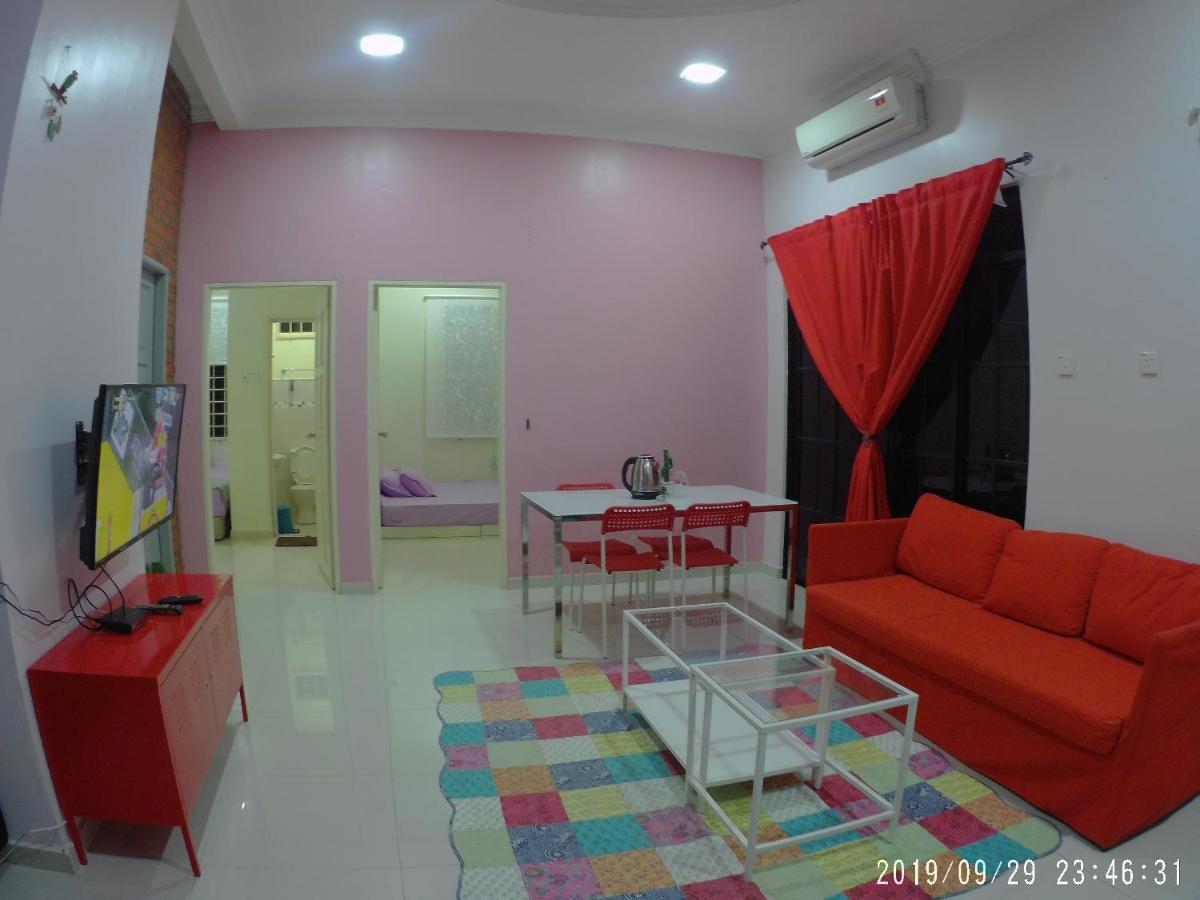 Holiday Homestay Дунгун Экстерьер фото